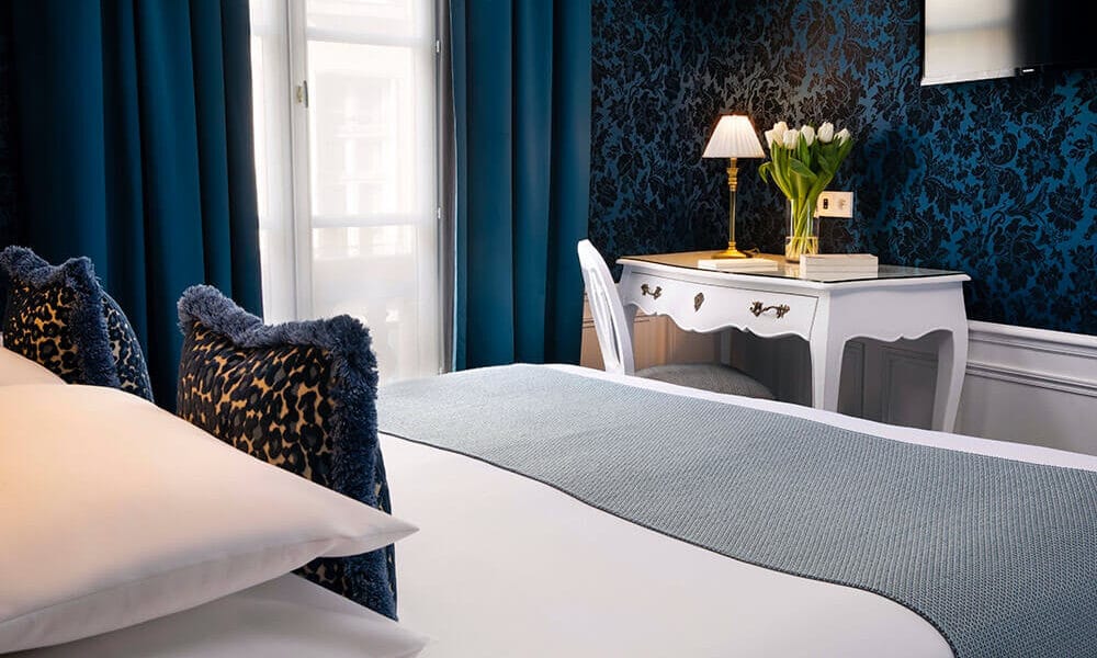 Double or Twin Deluxe room Odeon Hotel Paris 7